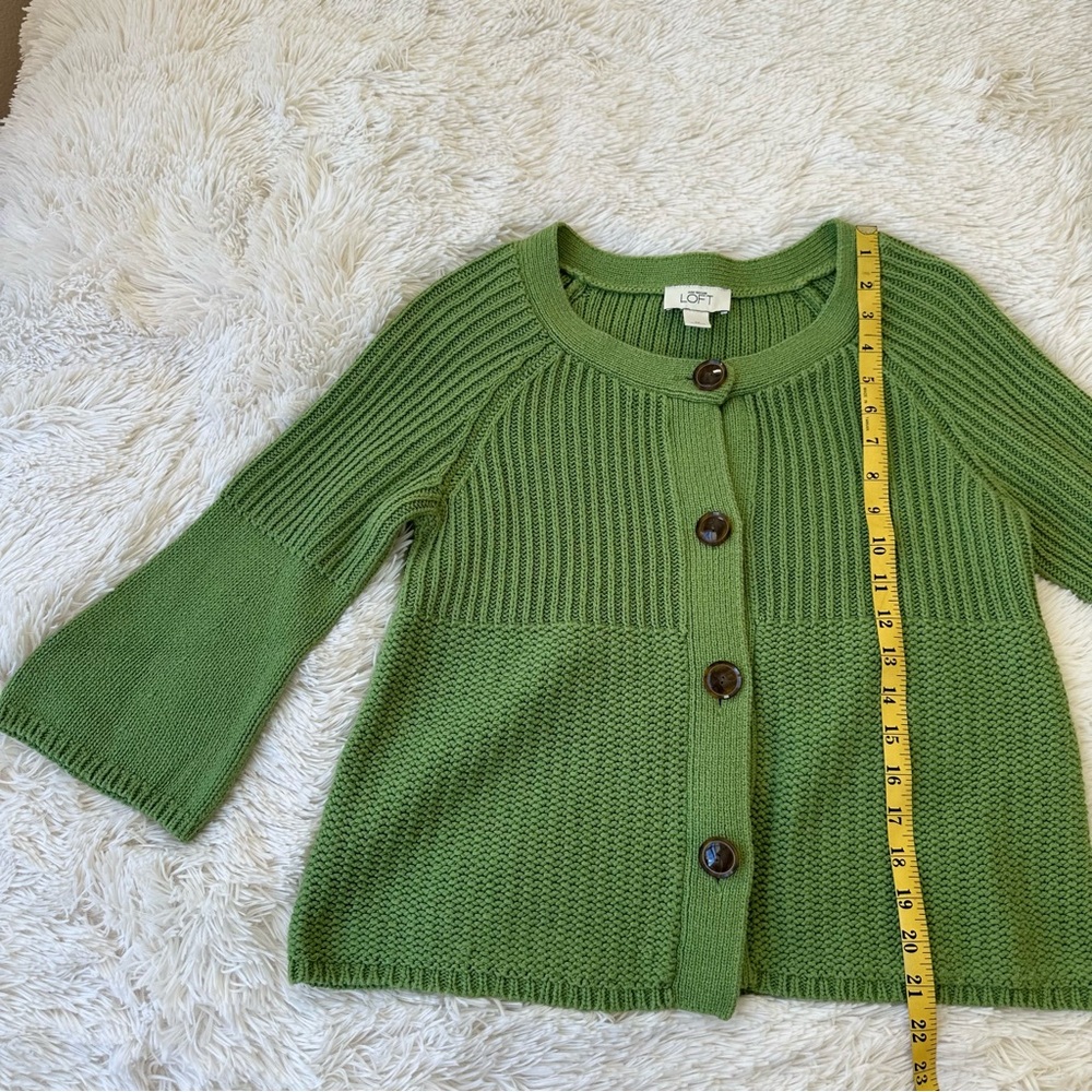 LOFT Green Ribbed Knit Button Front Cardigan Sweater Women’s Medium 3/4 Sleeve - Picture 4 of 7